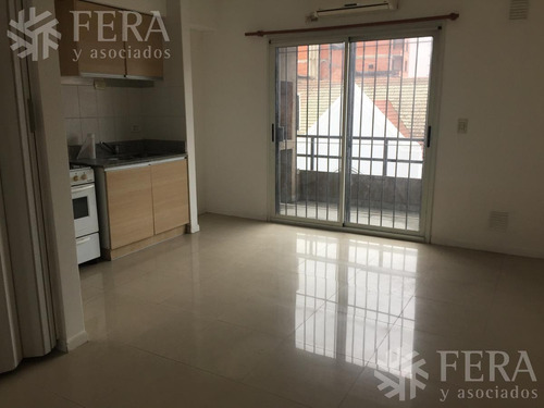 Imagen 1 de 13 de Venta De Departamento 2 Ambientes Con Cochera Cubierta En Lanús (26466)