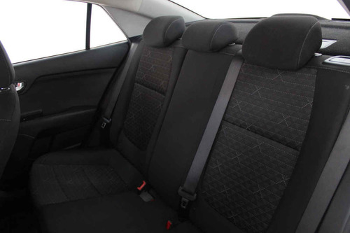 Imagen 11 de 15 de Kia Kia Rio Sedan 2020 4 Cilindros