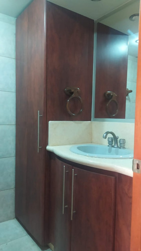 Venta De Apartamento En Res Los Samanes, Mcpio Baruta, Caracas Mdf