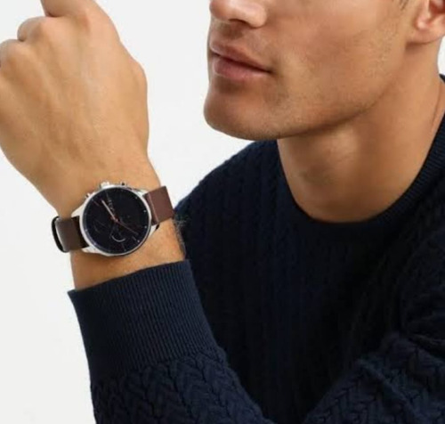 Reloj Tommy Hilfiger Caballero Color Marrón 1791487 - S007 Color del fondo Azul
