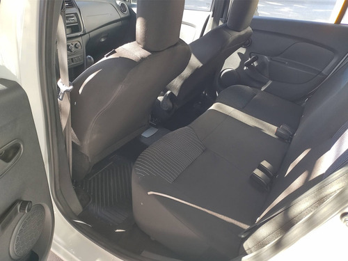 Imagem 10 de 11 de Renault Logan 1.0 12v Sce Flex Life Manual