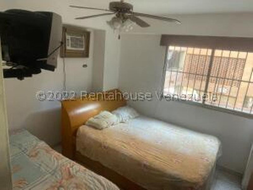 Imagen 6 de 10 de Apartamento En Venta Tanaguarena Mls #22-19061 Johana Blan 04123368346