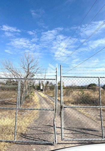 Las Huertas: Terrenos Con Magnifica Ubicacion A Pie De Camino.