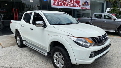Imagen 1 de 12 de Mitsubishi L200 2018 2.4 Cabina Doble 4x2 Mt