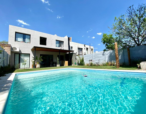 Imagen 1 de 30 de Casa - Aldea Fisherton