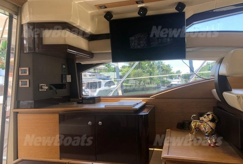 Imagem 5 de 15 de Lancha Azimut 48 Radar - Antena Sky