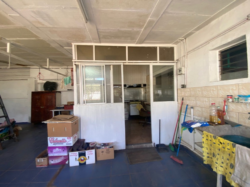 Casa Con Gran Terreno De Dos Dormitorios Y Dos Baños