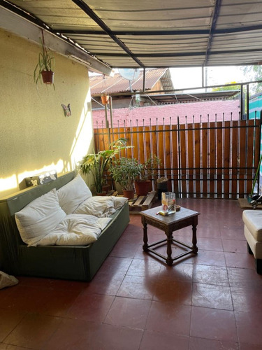 ¡tu Hogar En Estación Central, Amplia Y Luminosa!