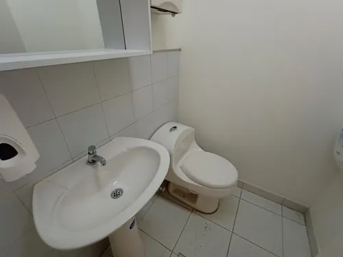 Local En Arriendo/venta En Chico Norte Ii. Cod V1087033