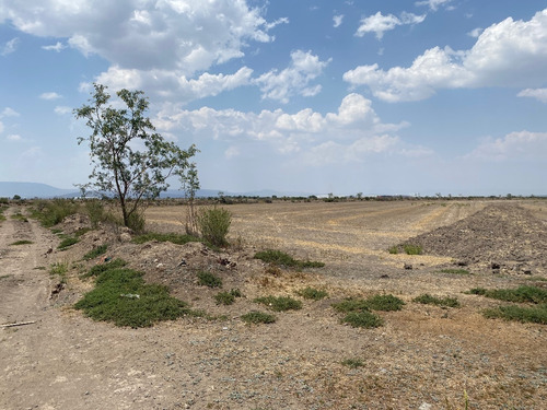 Terreno En Venta, Muy Cerca De Parque Platah, Villa De Tezontepec, Hgo.