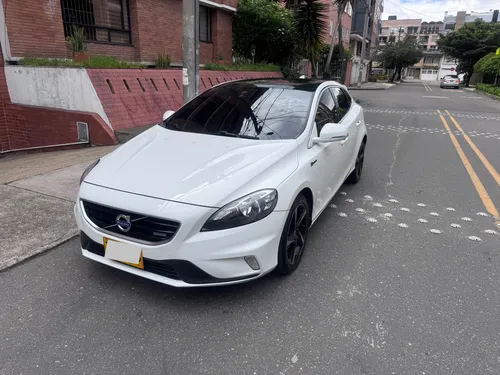 Volvo V40 1.6 T4 R-design