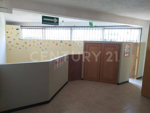 Local En Venta Paseos De San Isidro, San Juan Del Río, Querétaro.