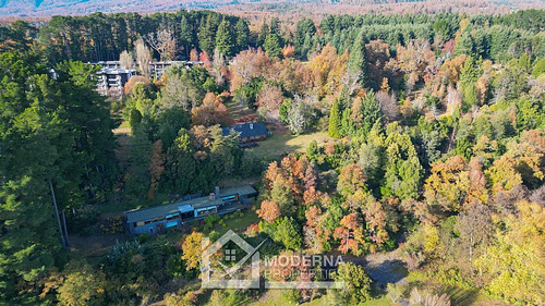 Terreno Con Orilla De Lago 57.000 M2 Con 2 Casas