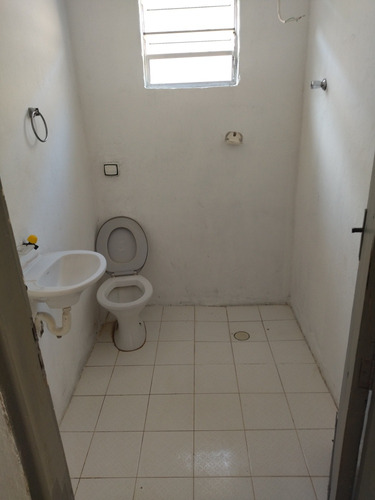 Casa 3 Cômodos+2 Casas + Garagem