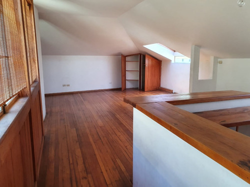 Depto. En Casona Restaurada Pasaje Fischer, Cerro Concepción