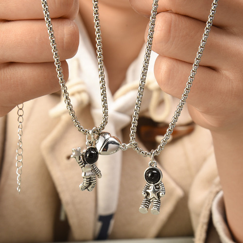 2 Collares Con Clavícula Magnética Con Forma De Astronauta P