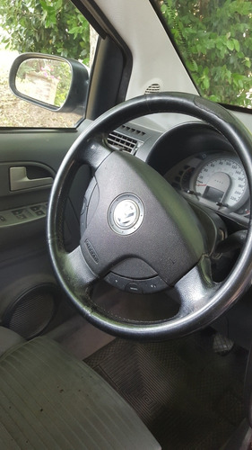 Volkswagen Suran 1.6 I Highline 60d 2008