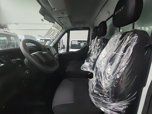 Iveco Daily Com Baú 2025