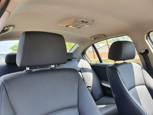 Imagem 7 de 7 de Bmw 320i 2012