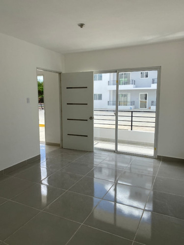 Proyecto En Construcción En El Residencial Mejor Diseñado De Santo Domingo Este. Ciudad Juan Bosch Tiene Todas Las Comodidades Y Servicios En La Misma Área: Hospital, Supermercados, Estación Policial