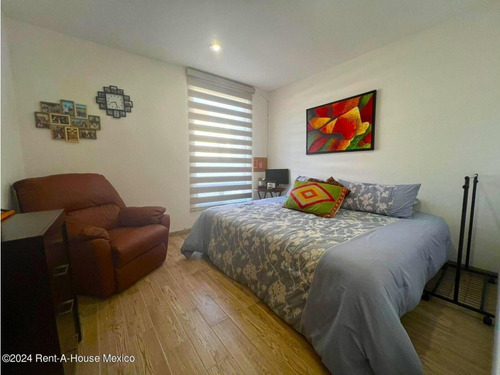 Zibatá Queretaro, Se Vende Casa Con 4 Recamaras Cada Uno Con Baño, Una En Planta Baja, Tiene Cuarto De Servicio Qh243673