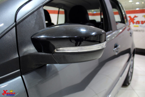 Volkswagen Fox 1.6 Connect Total Flex 5p