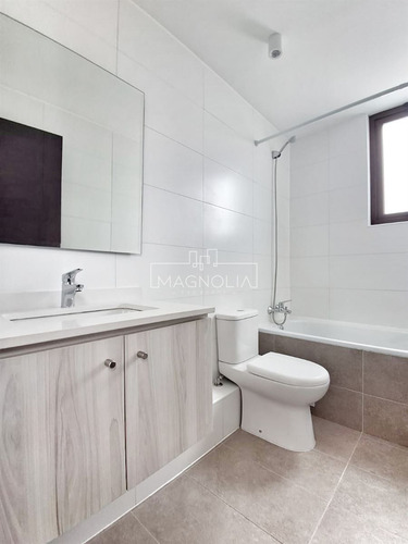 Casa En Venta De 3 Dorm. 4 Baños Y Sala De Estar En Concón