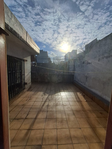 Gran Casa A Remodelar En Lote Propio - Cerca Subte