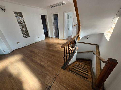 Casa Con Potencial Comercial Y Residencial Amplios Espacio