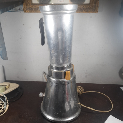 Imagem 5 de 6 de Liquidificador Antigo Cromado Walita Não Funciona. Vintage