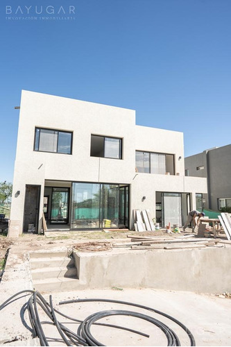 Imagen 4 de 30 de Venta - Casa Con Vista A La Laguna En Lagoon Pilar - Bayugar Negocios Inmobiliarios