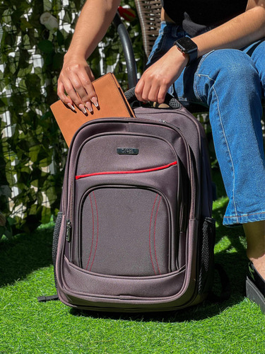 Morral Multifuncional Con Compartimiento Para Laptop Y Usb