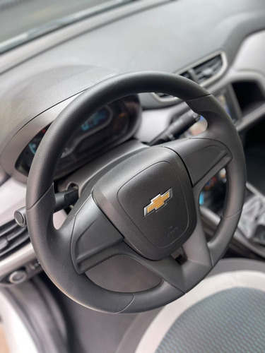 Chevrolet Onix Hatch 1.0 4P FLEX LS