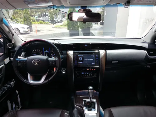 Toyota Fortuner Srv 2.7 Aut 7p