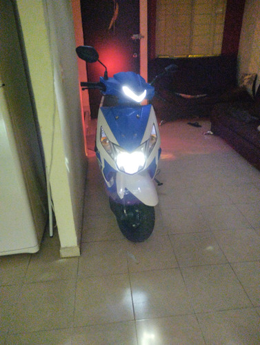 Seminueva. Sin Una Patinada De Mosca, Solo 1,800 Km.