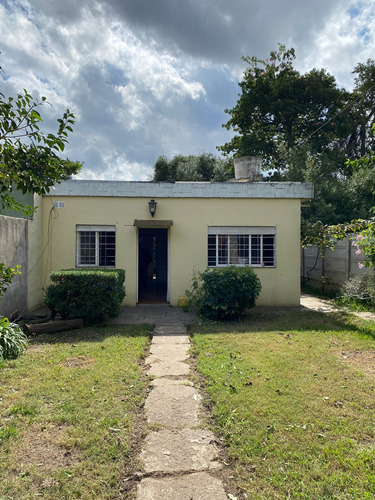 Casa Lote Propio Con Patio Y Local Al Frente Merlo