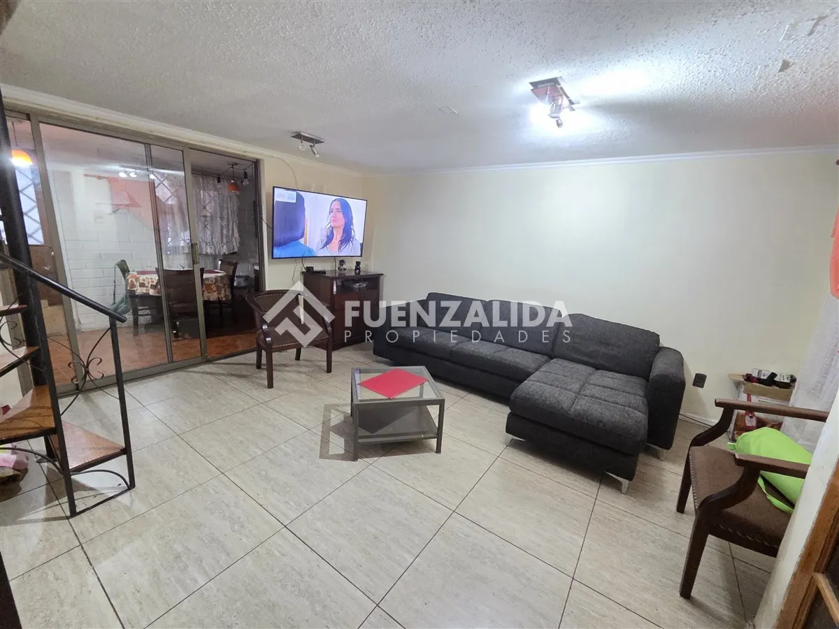 Imagen 2 de 14 de Casa En Venta De 2 Dorm Y Estac En Puente Alto
