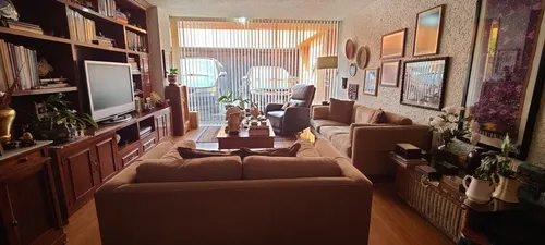 Se Vende Excelente Casa En Lomas Hipódromo (v)