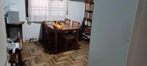 Casa En Venta - 4 Dormitorios 2 Baños - Cochera - 310mts2 - Villa Sarmiento, Morón