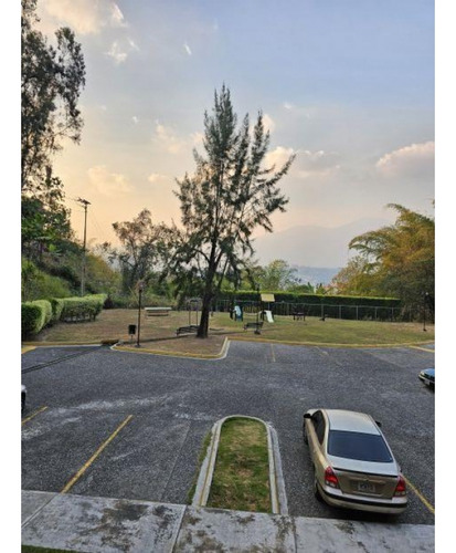 En Venta Penthouse En Res. La Tahona Baruta
