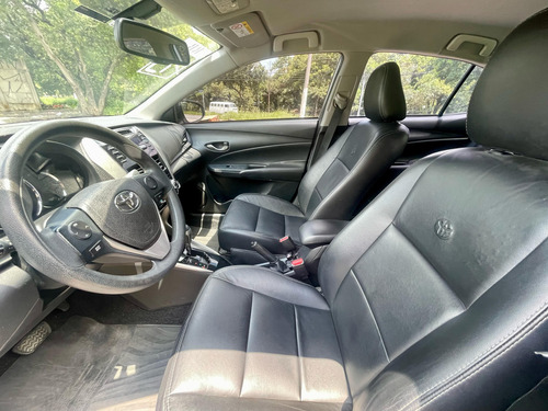 Toyota Yaris Sedán 1.5 Xl 16v Cvt 4p