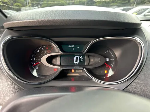 Renault Captur 2.0 Intens Automática