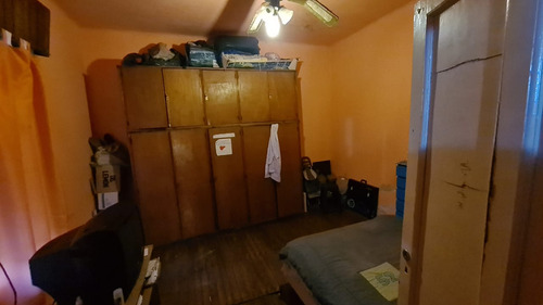 En Venta En El Palomar; Casa En Ph Al Medio De 3 Ambientes A Modernizar En Una Muy Buena Ubicacion, A 4 Cuadras De La Estacion, Dos Dormitorios; Patio Cocina Y Baño F: 8613