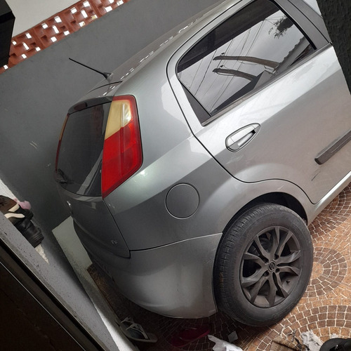 Imagem 8 de 9 de Fiat Punto Atrative 1.4