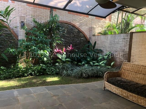 Se Vende Casa Tipo Townhouse Espaciosa, Amplia Inm, Con Cocina Empotrada Concepto Abierto E Integrada A La Sala Y Patio, Pisos De Porcelanato, Pozo Y Planta Electrica 100%. Altos De Guataparo