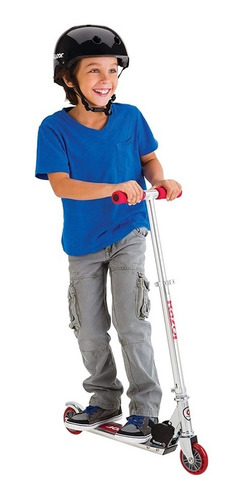 Monopatín Marca Razor