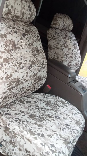 Imagen 2 de 10 de Forros De Asientos Impermeables Para Toyota Burbuja 2 Fila