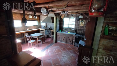 Venta De Casa Quinta De 3 Ambientes Con Jardín En Arturo Segui