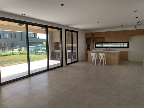 Imagen 9 de 27 de Venta Casa A Estrenar En Acacias Puertos Del Lago Escobar