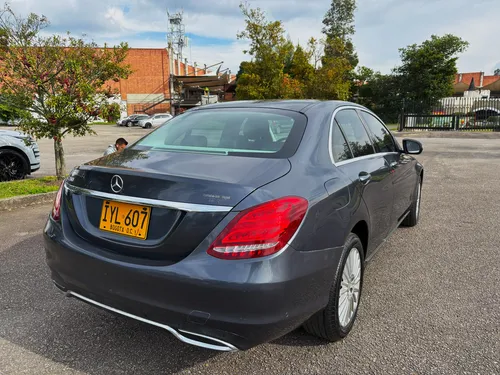 Mercedes-Benz C200 2.0 Exclusive
